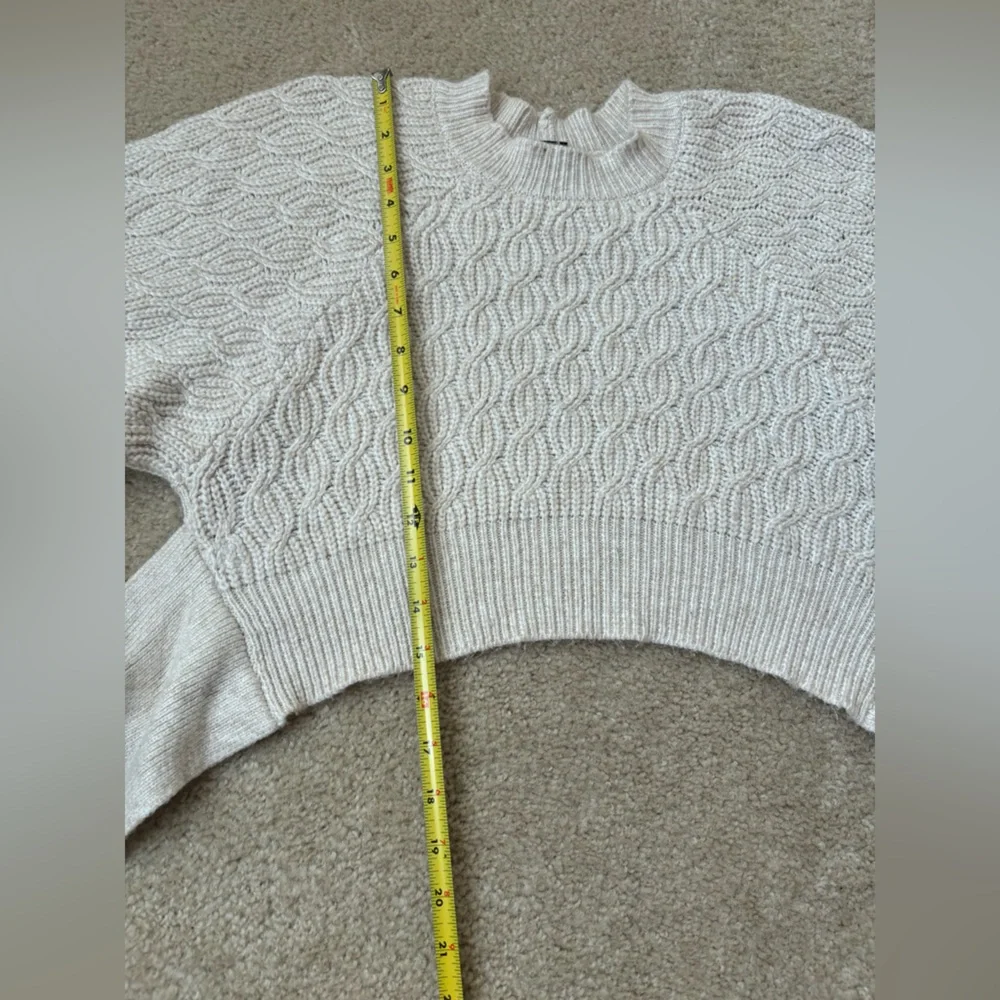 Forever 21 Cropped Oatmeal Sweater Top with Back Cutout Women’s Size Small - Picture 5 of 12